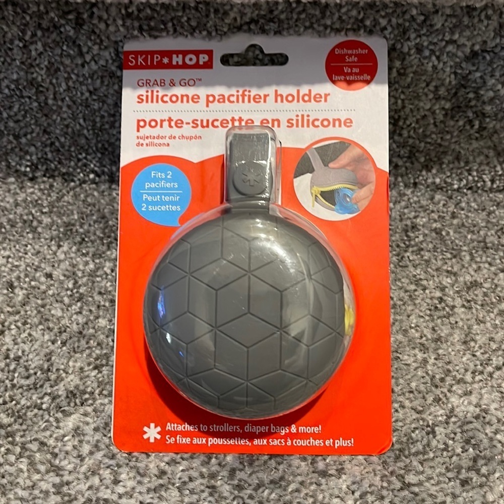 Skip hop grab & go silicone pacifier holder